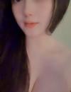 服务型苗条少妇