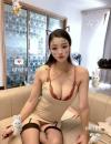 美腿美胸的御姐